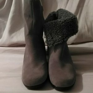 Clark Bendables grey leather boots